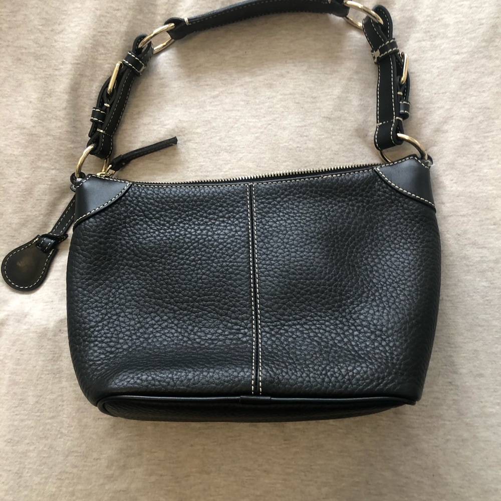 Dooney & Bourke black shoulder bag